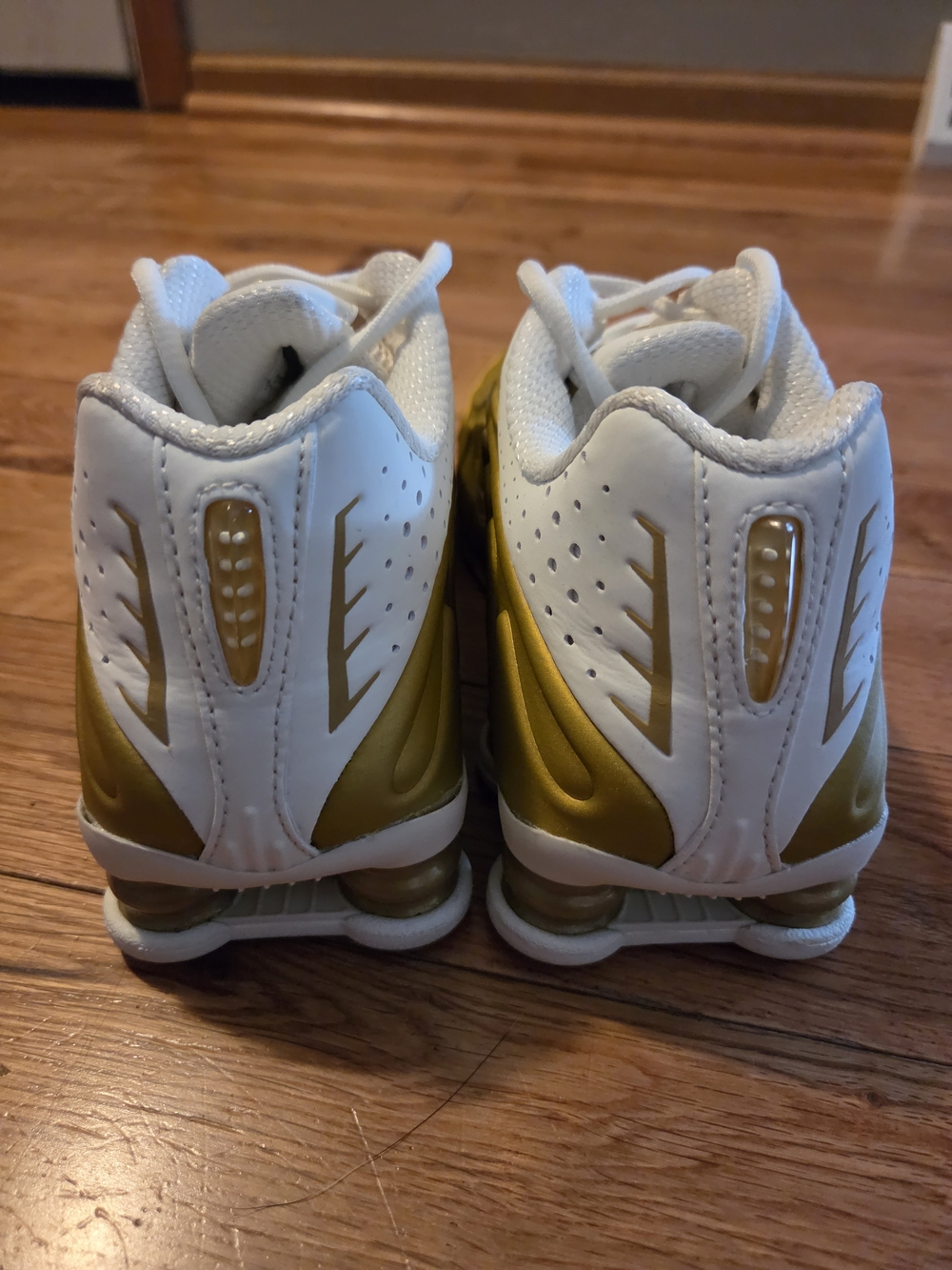 Nike Shox R4 - Picture 3 of 4